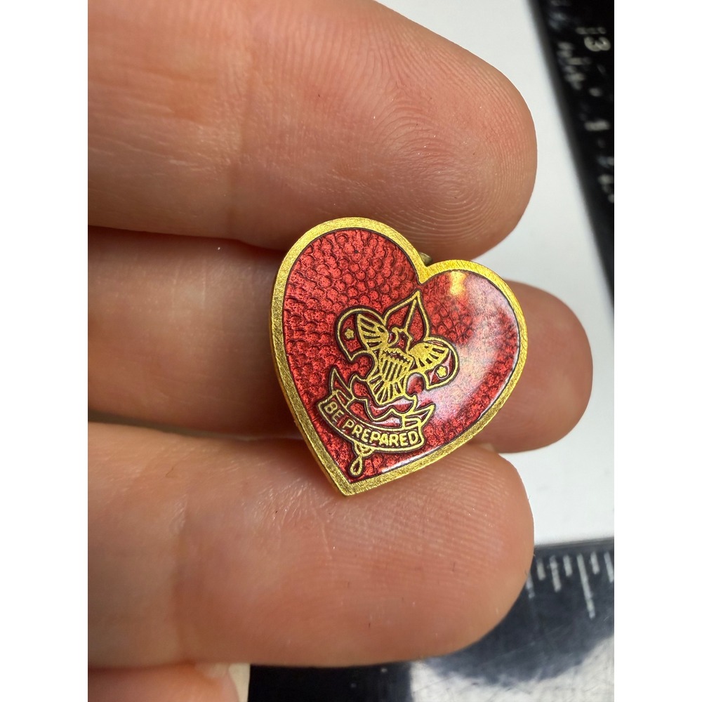 Boy Scouts of America BSA Red Guilloche Enamel Heart Be Prepared Pin Gold Tone